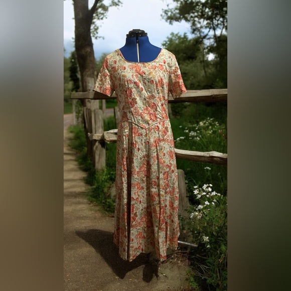 Medium 1990s Laura Ashley Dress Floral Wool Cotton Blend Long Sleeve Autumn